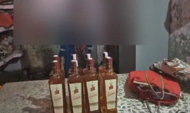 पटना में शराब तस्करी कर रही लड़की को पुलिस ने किया गिरफ्तार,  सिटी पहुंचाने जा रही थी 8 बोतल अंग्रेजी शराब