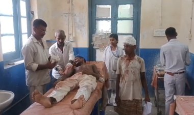 नवादा में रास्ता रोककर चार लोगों के साथ की गई मारपीट, सभी जख्मी सदर अस्पताल में भर्ती