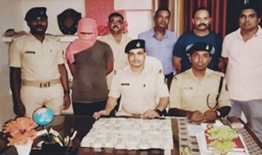 छत्तीसगढ़ पुलिस के हत्थे चढ़ा नवादा का साइबर ठग, 24 लाख रुपये समेत पासबुक और एटीएम किए बरामद