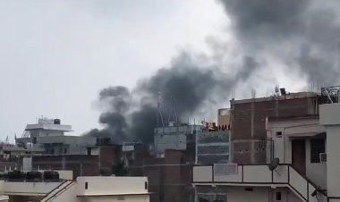 पटना के तिवारी बेचर के पास LN टॉवर में लगी भयंकर आग, मची अफरा-तफरी