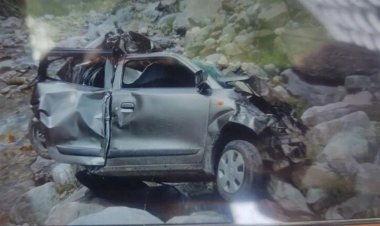 जम्मू-कश्मीर के अनंतनाग में खाई में गिरी कार, 5 बच्चों समेत 8 लोगों की मौत