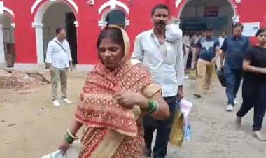 पटना में डॉक्टर के पास जा रही महिला को ठगों ने ऑटो में बनाया शिकार, सिल्वर का गहना दिखाकर सोने की ज्वैलरी लेकर हुए फरार