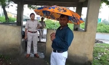 नवादा के रजौली जांच चौकी पर ईएसआई की तैनाती, बावजूद सिविलियन फाइल मांगकर करते हैं अवैध वसूली, मूकदर्शक बनकर रह गए हैं, समेकित जांच चौकी पर तैनात गृहरक्षक जवान
