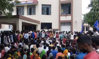 नवादा में दबंगों ने घर से तीन महिलाओं को किया अपरहण, 48 घंटे बाद सैकड़ों लोगों ने भीम आर्मी के नेतृत्व में किया थाना का घेराव