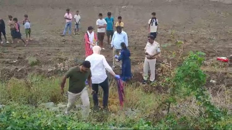 पटना सिटी में अज्ञात युवक की लाश मिलने से सनसनी, बॉडी के पास से चाकू, गमछा भी बरामद, मामले की जांच में जुटी पुलिस