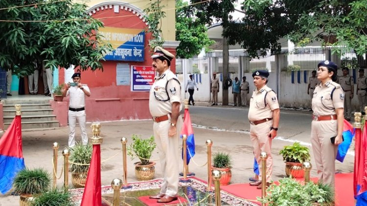 बिहार के नए DGP आलोक राज पहुंचे एसएसपी कार्यालय, साथ में ADG विधि व्यवस्था संजय सिंह, एडीजी मुख्यालय जितेंद्र सिंह गंगवार भी मौजूद