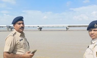 पटना में फेसबुक लाइव आकर युवक ने गंगा में लगाई छलांग, खोजबीन में जुटी SDRF की टीम