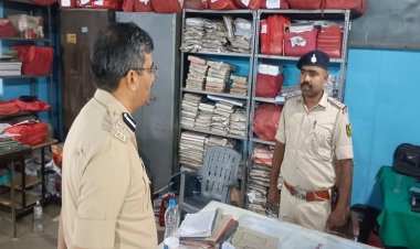 पटना SSP राजीव मिश्रा सुबह-सुबह इतने थानों में पहुंच गए औचक निरीक्षण को, मचा हड़कंप