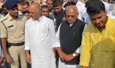 अग्निकांड पीड़ितों से मिलने नवादा पहुंचे केन्द्रीय मंत्री जीतन राम मांझी, सीबीआई जांच का किया मांग