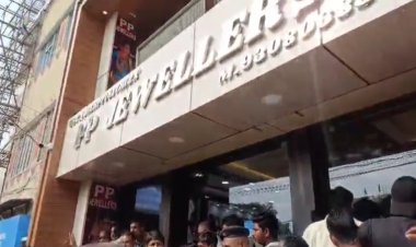 बेगूसराय में ज्वेलरी शॉप से दिनदहाड़े 40 लाख के गहने की लूट, दुकानदार ने दो अपराधियों को मारी गोली..