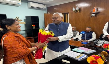 बिहार विधानसभा पहुंची इमामगंज विधायक दीपा मांझी ने सीएम नीतीश, डिप्टी सीएम और विधानसभा अध्यक्ष से की मुलाक़ात... लिया आशीर्वाद..