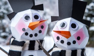 The Ankita Creative Show "Build a Snowman this Christmas with Paper Crafts"