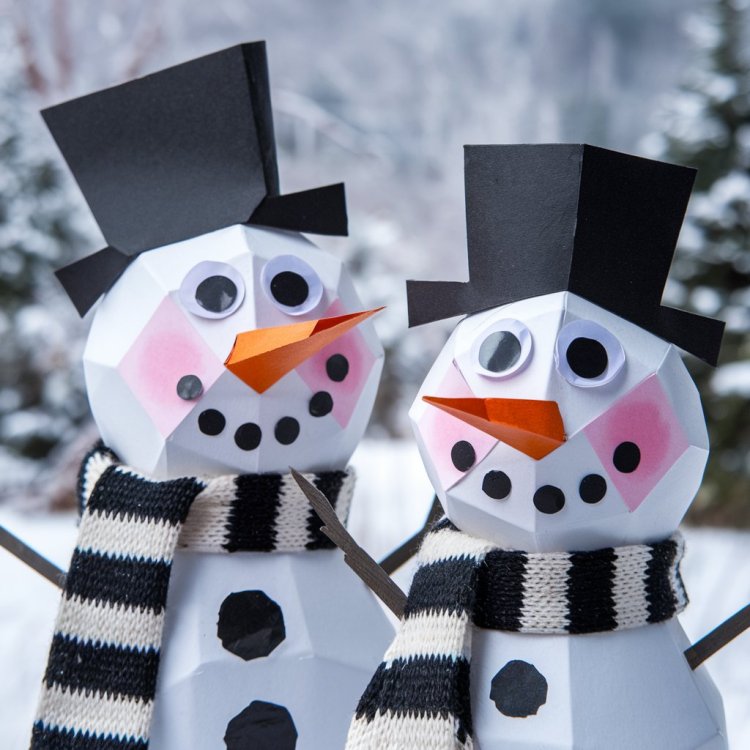 The Ankita Creative Show "Build a Snowman this Christmas with Paper Crafts"