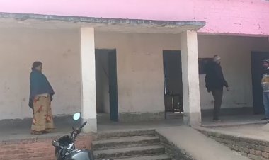 नवादा में चोरों का आतंक: प्राथमिक विद्यालय तिलैया से चोरों ने चुराया चावल और खेल सामग्री
