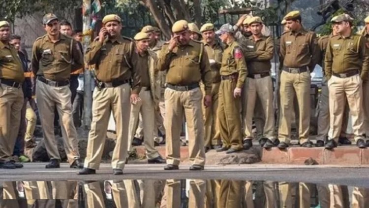 बिहार पुलिस को बालू माफियाओं ने दौड़ा-दौड़ाकर पीटा, मोबाइल फोन भी छीना, मचा हड़कंप