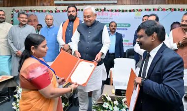 सीएम नीतीश ने पटना के गांधी मैदान में रचा इतिहास, 51 हजार 389 शिक्षकों को दिया नियुक्ति पत्र