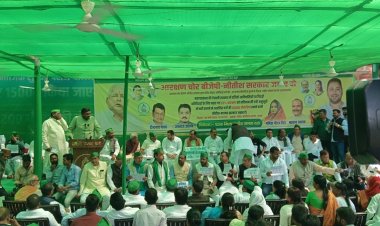 65 फीसदी आरक्षण को लेकर धरने पर बैठे तेजस्वी, एनडीए सरकार पर लगाए गंभीर आरोप