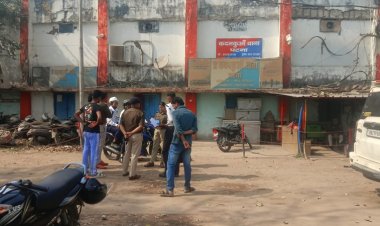 पटना में स्कूटी रोकने पर युवक ने SI महिला पुलिसकर्मी को बाल पकड़कर पिटा, मचा बवाल