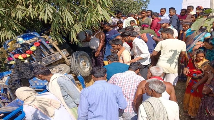 बिहार में भीषण सड़क हादसा, ट्रैक्टर ने टोटो को रौंद डाला, महिला समेत दो की मौत, आधा दर्जन घायल