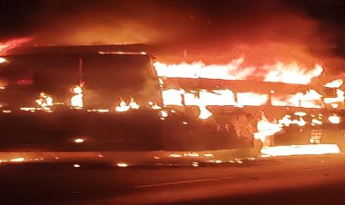 सुपौल से गुरुग्राम जा रही लग्जरी बस में लगी भीषण आग, 52 सीटर बस में सवार थे डेढ़ सौ यात्री