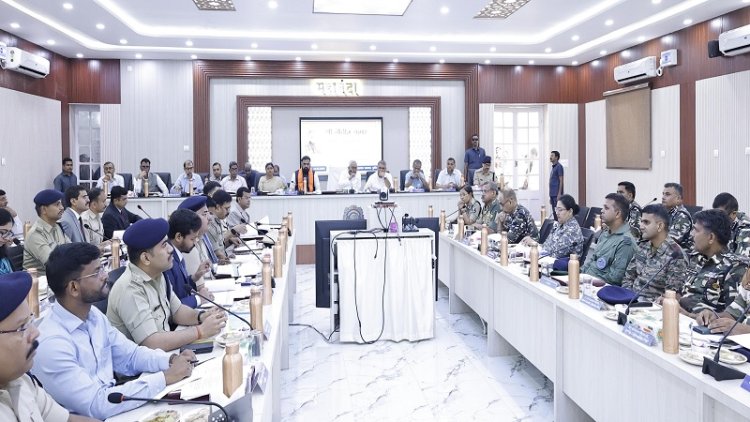 'ऑपरेशन सिंदूर' के बीच मुख्यमंत्री ने किया सीमांचल का दौरा, एसएसबी अधिकारियों के साथ बैठक कर दिए कई निर्देश