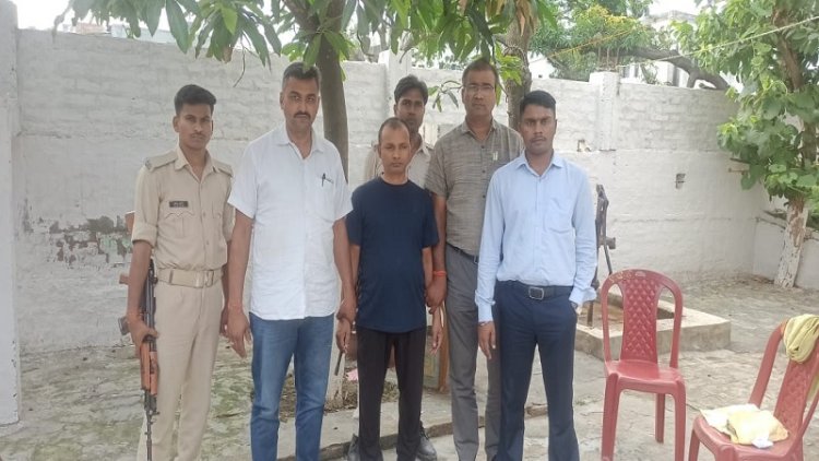 निगरानी की जाल में फंसे जयनगर के अंचल निरीक्षक, तीन लाख रुपये घूस लेते रंगेहाथ गिरफ्तार