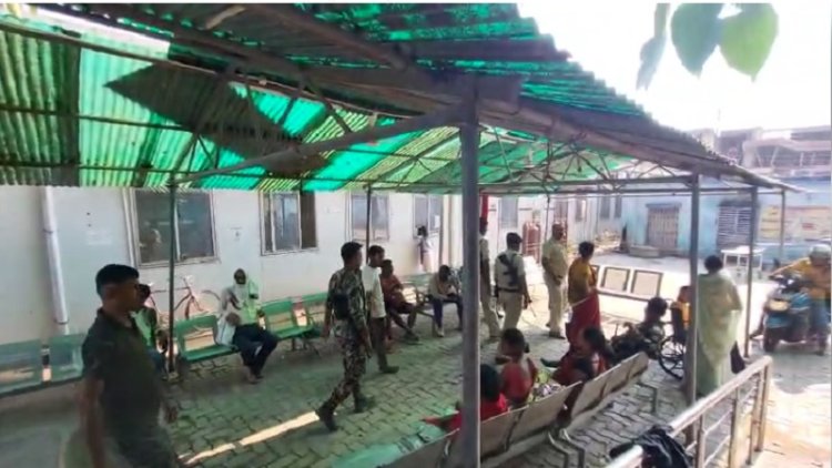 छेड़खानी के आरोपी को गिरफ्तार करने गई पुलिस पर हमला, दो दारोगा समेत छह पुलिसकर्मी घायल