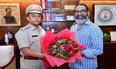 सीएम हेमंत सोरेन से मिले लोहरदगा एसपी सादिक अनवर रिजवी