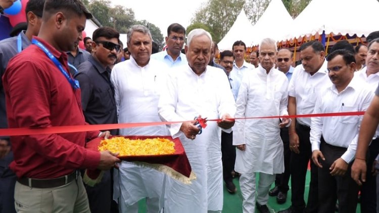 मुख्यमंत्री ने पटना के बिक्रम में सौर ऊर्जा परियोजना का फीता काटकर किया उद्घाटन, परिसर का भी किया निरीक्षण