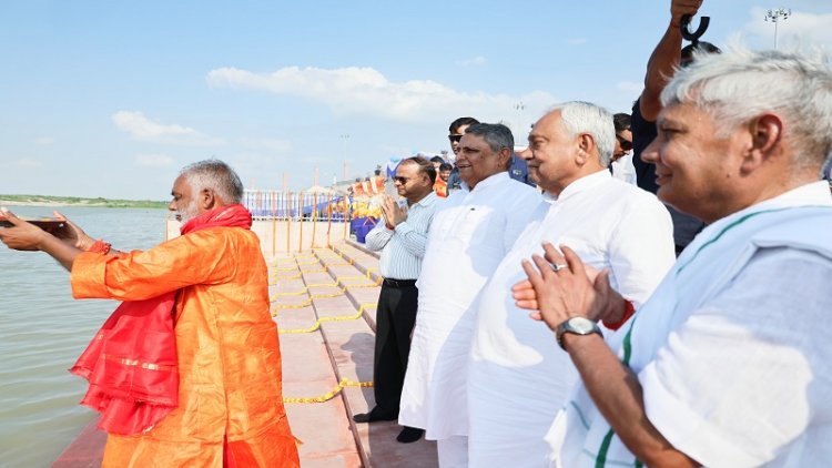 मुख्यमंत्री ने बख्तियारपुर में पुरानी गंगा धार को पुनर्जीवित करते हुए पक्का तट सुरक्षात्मक कार्य का किया लोकार्पण