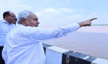 सीएम ने जेपी गंगा पथ के सौंदर्यीकरण तथा बढ़ते जलस्तर का किया निरीक्षण, 6 लेन पुल निर्माण का भी लिया जायजा