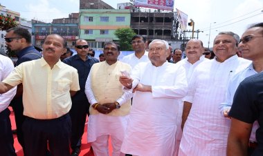 चुनाव से पहले मुजफ्फरपुर को बड़ी सौगात, सीएम ने 574 करोड़ से अधिक की विकास योजनाओं का किया शिलान्यास