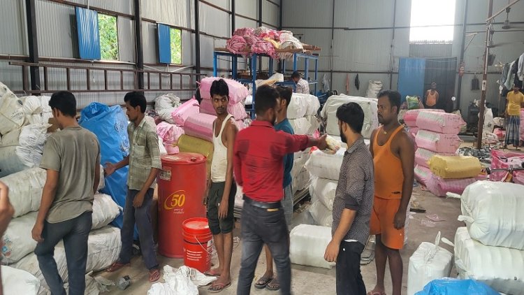 रमेश स्टील के नाम पर नकली प्रोडक्ट बनाने का भंडाफोड़, भारी मात्रा में जाली उत्पाद और मुहर बरामद
