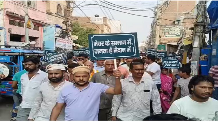पटना में गरमाई सियासत : मेयर पुत्र शिशिर कुमार के समर्थन में सड़क पर उतरे समर्थक, पीएम को लिखा गया पत्र