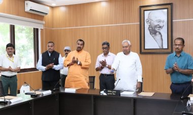 बाढ़ पीड़ितों के लिए सीएम नीतीश ने खोला खजाना, लाखों प्रभावित परिवारों के खाते में भेजे 456 करोड़ 12 लाख रुपये