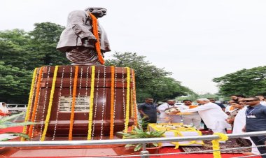 पूर्व मुख्यमंत्री बीपी मंडल की जयंती पर सीएम नीतीश ने अर्पित की भावभीनी श्रद्धांजलि