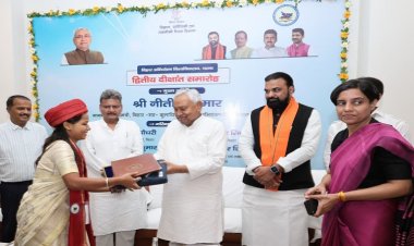 सीएम नीतीश ने विभिन्न योजनाओं का किया उद्घाटन, विज्ञान प्रदर्शनी बस को हरी झंडी दिखाकर किया रवाना