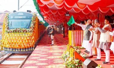 चार नए रूटों पर वंदे भारत एक्सप्रेस की सौगात, अपने संसदीय क्षेत्र वाराणसी से पीएम मोदी ने दिखाई हरी झंडी