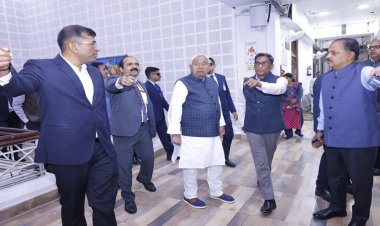 सीएम नीतीश ने सचिवालय का किया औचक निरीक्षण, समय से दफ्तर आएं अधिकारी और कर्मचारी