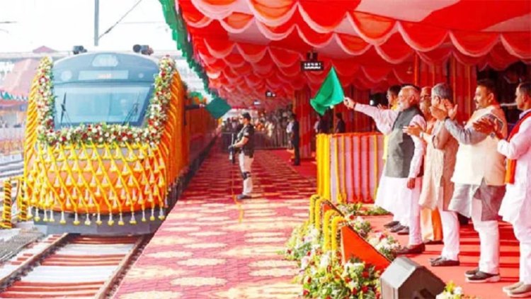 चार नए रूटों पर वंदे भारत एक्सप्रेस की सौगात, अपने संसदीय क्षेत्र वाराणसी से पीएम मोदी ने दिखाई हरी झंडी
