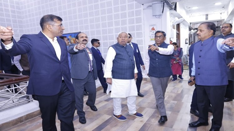 सीएम नीतीश ने सचिवालय का किया औचक निरीक्षण, समय से दफ्तर आएं अधिकारी और कर्मचारी