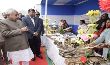 गांधी मैदान के सरस मेला में सीएम नीतीश, ग्रामीण उद्यमिता को बढ़ावा दे रही सरकार