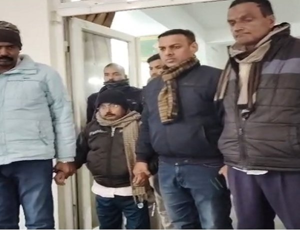 राज्य कर आयुक्त कार्यालय का चपरासी 75 हजार रुपये रिश्वत लेते रंगेहाथ गिरफ्तार, ऐसे चढ़ा विजिलेंस टीम के हत्थे..?