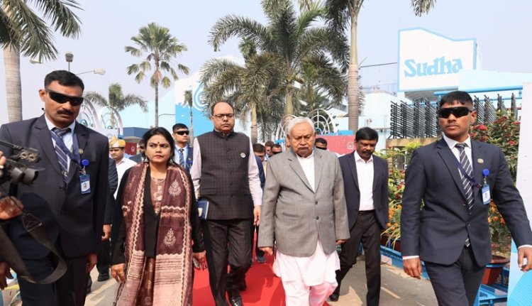 दुग्ध उत्पादन समितियों का और करें विस्तार, पटना डेयरी प्रोजेक्ट के निरीक्षण के दौरान अधिकारियों को सीएम का निर्देश