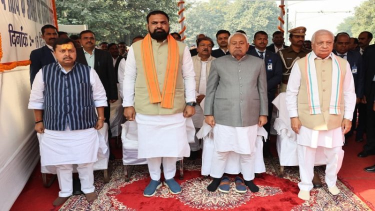 लौह पुरुष सरदार वल्लभ भाई पटेल की पुण्यतिथि पर सीएम नीतीश ने अर्पित की भावभीनी श्रद्धांजलि