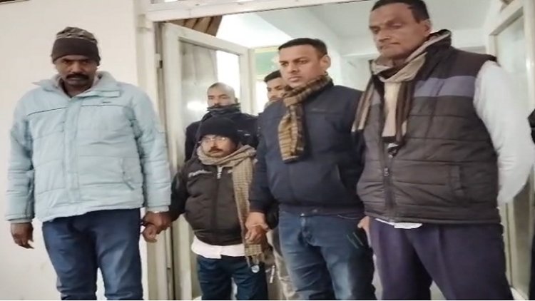 राज्य कर आयुक्त कार्यालय का चपरासी 75 हजार रुपये रिश्वत लेते रंगेहाथ गिरफ्तार, ऐसे चढ़ा विजिलेंस टीम के हत्थे..?