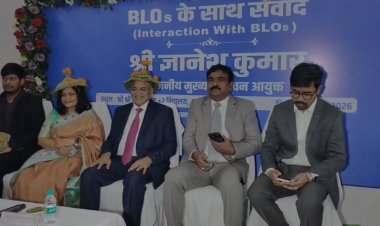 देश के मुख्य निर्वाचन आयुक्त ज्ञानेश कुमार ने देवघर में बीएलओ के साथ किया संवाद....कहा- चुनाव में बीएलओ की भूमिका महत्वपूर्ण