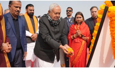 विराट रामायण मंदिर में विश्व का सबसे बड़ा अखंड शिवलिंग स्थापित, मुख्यमंत्री नीतीश कुमार भी हुए शामिल