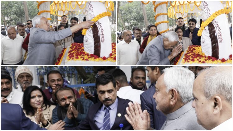 मुख्यमंत्री ने पहले अपनी मां, फिर मां भगवती के चरणों में माथा टेका, मांगी राज्य की सुख-समृद्धि और खुशहाली