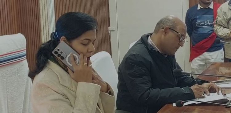 वैशाली डीएम ने लगाया जनता दरबार, भूमि विवाद से जुड़े सबसे ज्यादा मामले